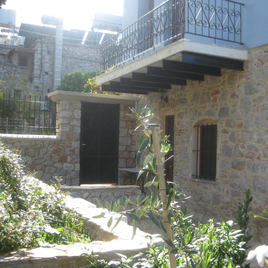 Traditional Hotel Ianthe Vessa Luaran gambar