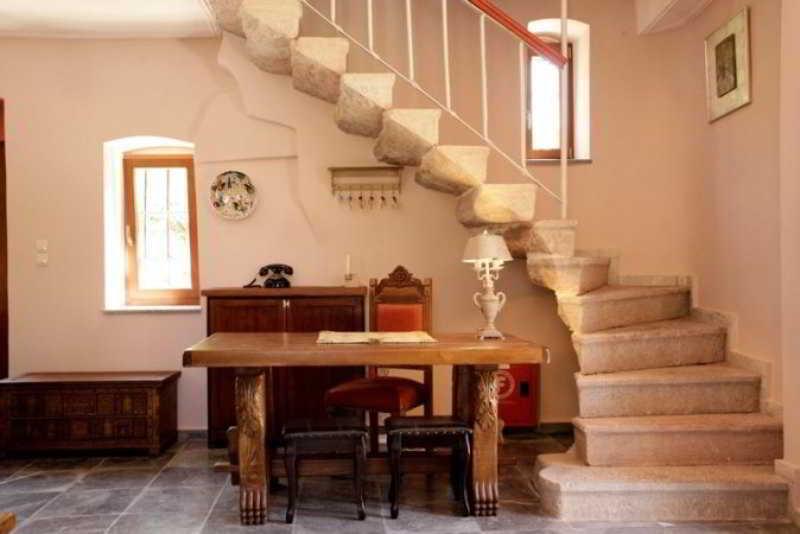 Traditional Hotel Ianthe Vessa Luaran gambar