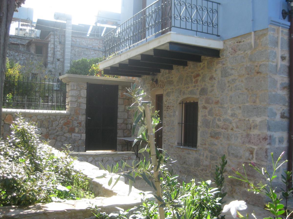 Traditional Hotel Ianthe Vessa Luaran gambar