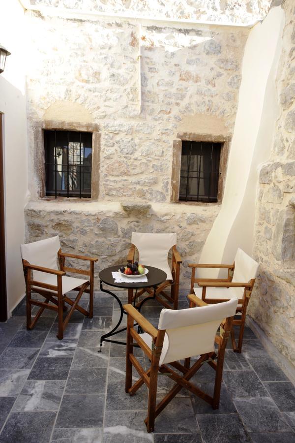 Traditional Hotel Ianthe Vessa Luaran gambar
