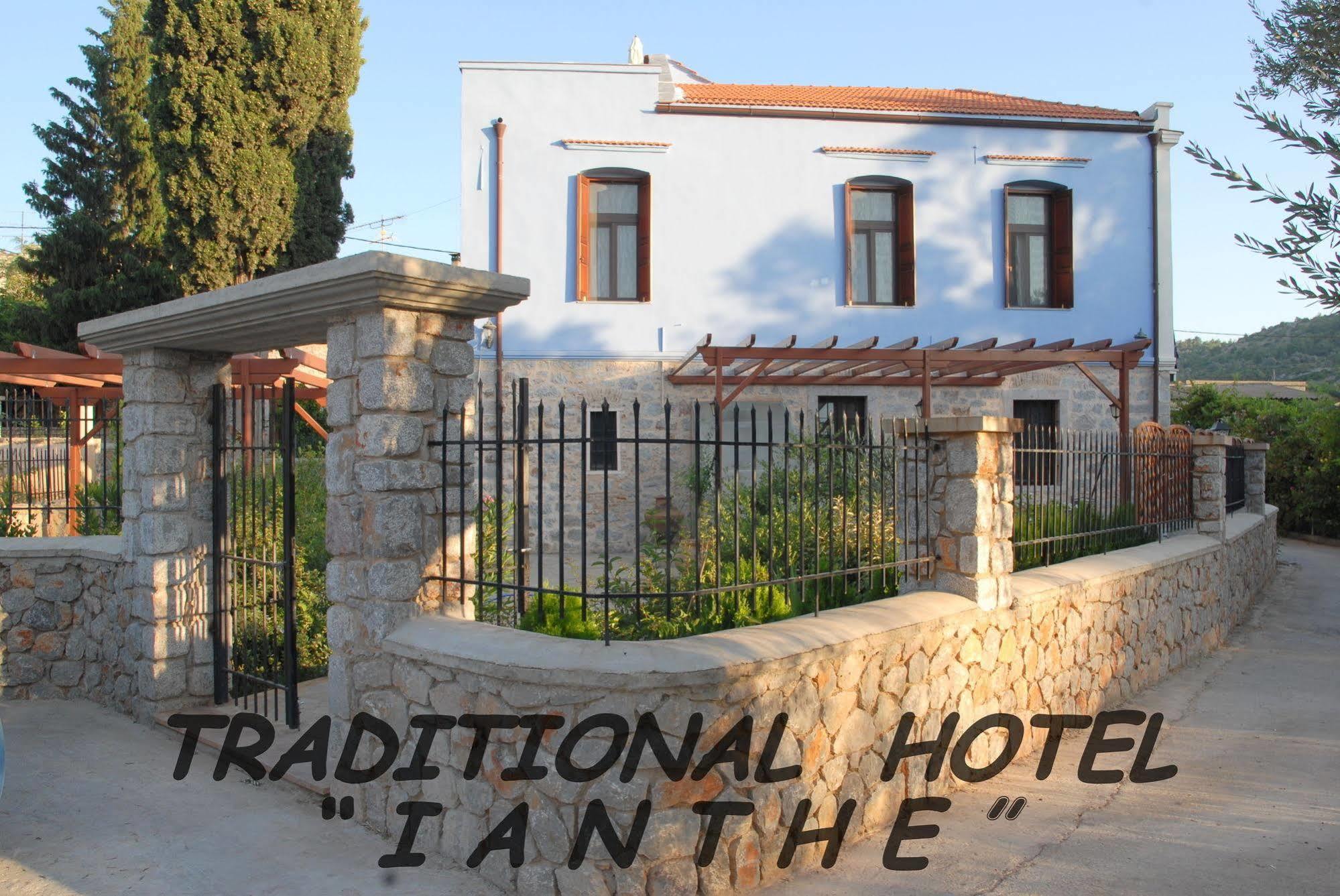 Traditional Hotel Ianthe Vessa Luaran gambar