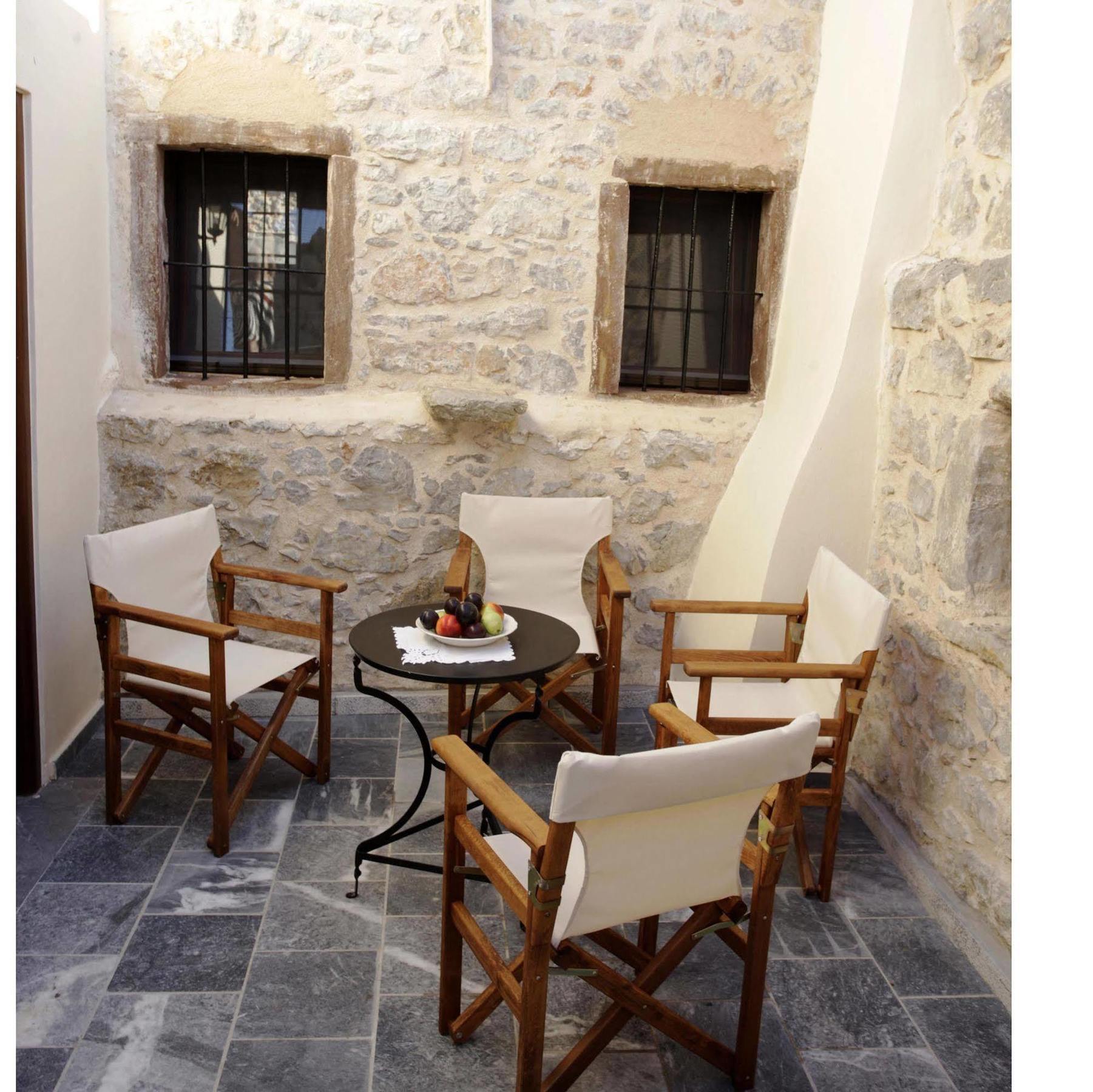 Traditional Hotel Ianthe Vessa Luaran gambar