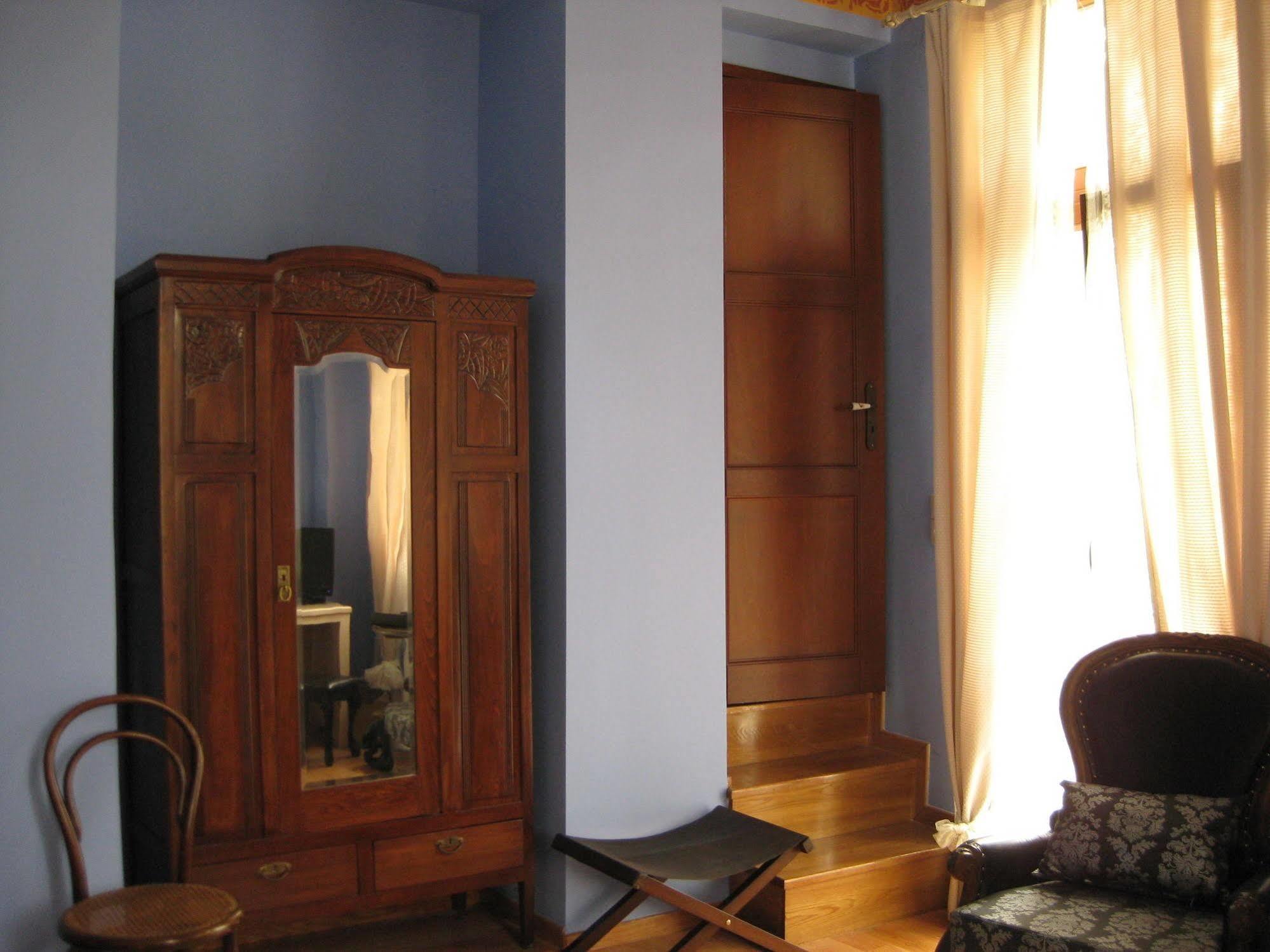 Traditional Hotel Ianthe Vessa Luaran gambar